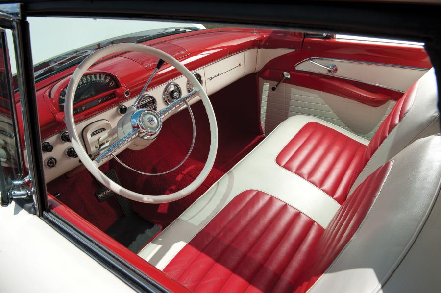  Ford Fairlane Crown Victoria Skyliner 1955 года  (фото 33 из 36)